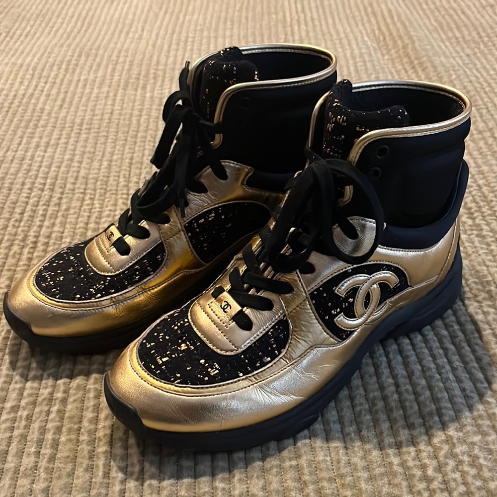 CHANEL x KARL LAGERFELD Limited Edition Black Gold Sneakers